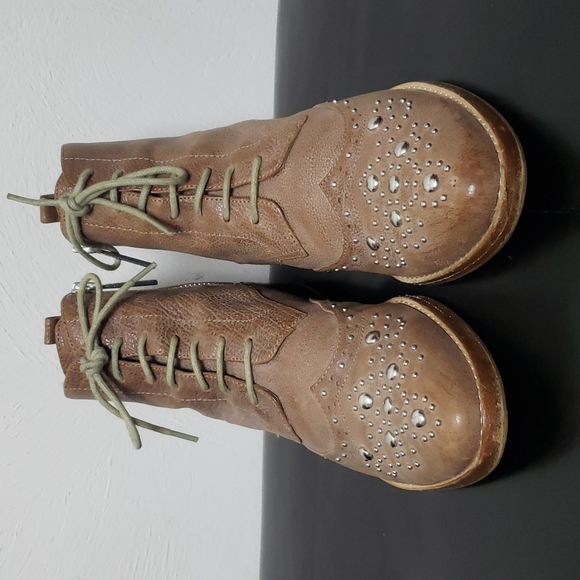 Donald J Pliner Nickki Studded Leather Lace-Up Booties Size 7 - Picture 2 of 15